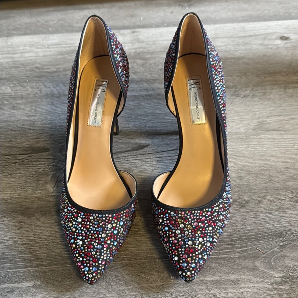 Elegant Multicolor Pumps
